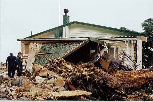 Image from 2002 Weather Bomb - Thames Coast Road 