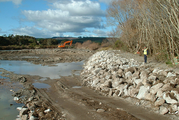 Image of work on Kiko spillway and Maniapoto Bend as part of the Tauranga Taupo River flood protection scheme, 2004.