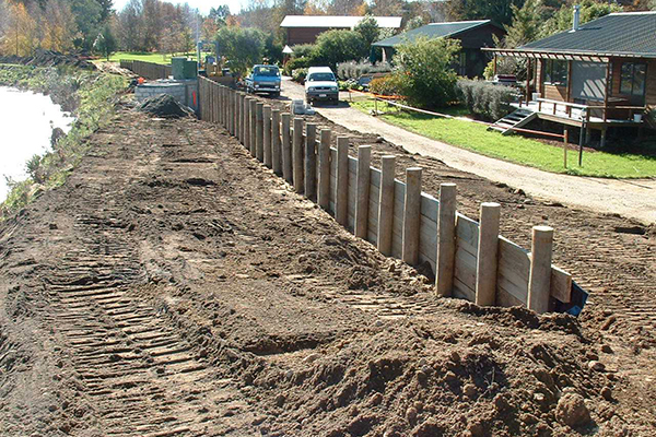 Image of the Te Herekiekie Street stopbank in Tūrangi was built after the severe Tongariro River flood of February 2004, when the river burst its banks and inundated around 30 homes in the street.