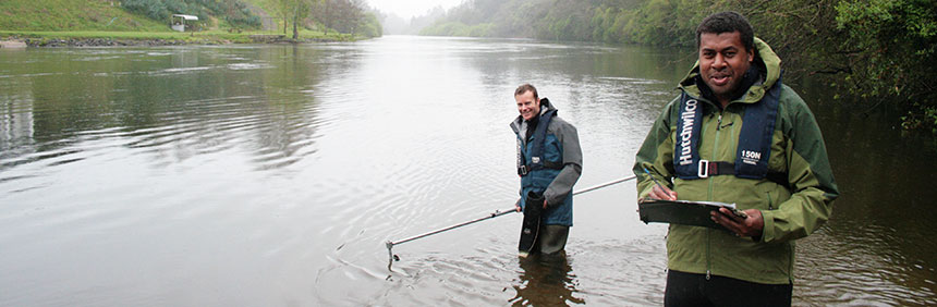 Image - staff monitoring water quality 860 x 282