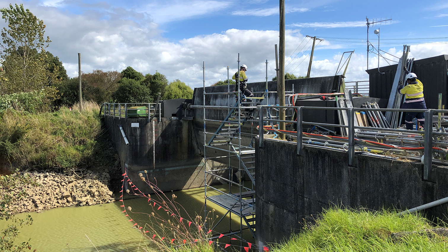 A scaffold was installed around the control gate, and a stoplog was put in so the Aquadam could be removed.