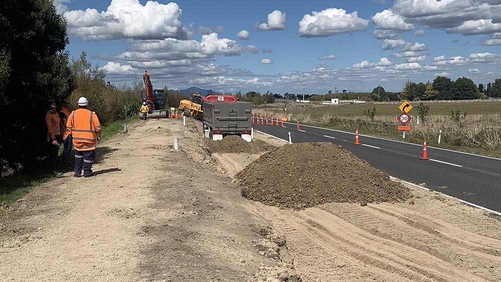 Works beginning on the trial upgrade of a stopbank.